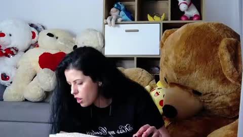noirbella online show from 05-22-26, 08:36