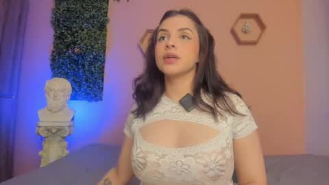 Snapshot of noirselene chatting on 05-06-26, 11:54 -help me to reach 100 thumbs up online show from 05-06-26, 11:54