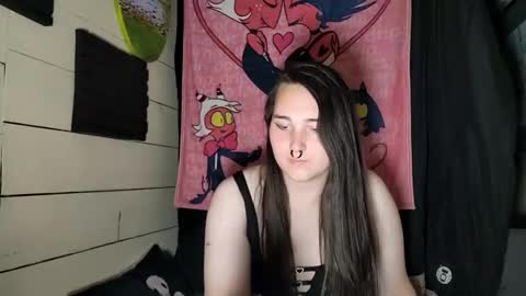 Snapshot of nonbinarybeauty20 chatting on 06-05-26, 12:06 nonbinarybeauty20 online show from 06-05-26, 12:06