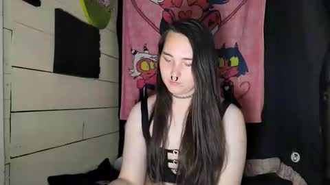 Snapshot of nonbinarybeauty20 chatting on 06-10-26, 06:45 nonbinarybeauty20 online show from 06-10-26, 06:45