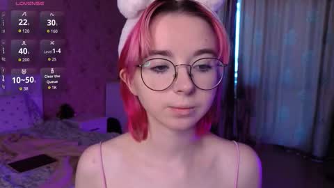 Nora Failure online show from 09-26-25, 06:06