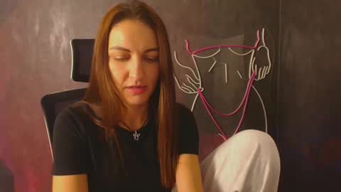 Nora online show from 10-08-25, 09:56