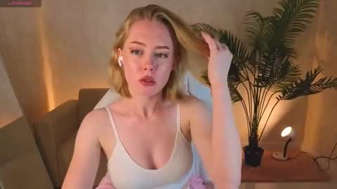 Snapshot of noracollins chatting on 12-15-25, 08:18 Nora online show from 12-15-25, 08:18