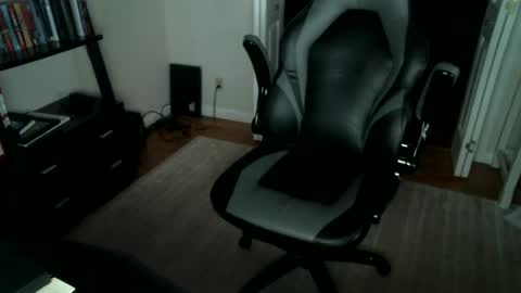 Snapshot of norcaljack01 chatting on 10-06-25, 12:24 Jack online show from 10-06-25, 12:24