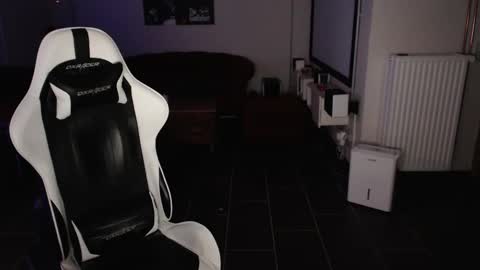 Neuling online show from 10-23-25, 05:51