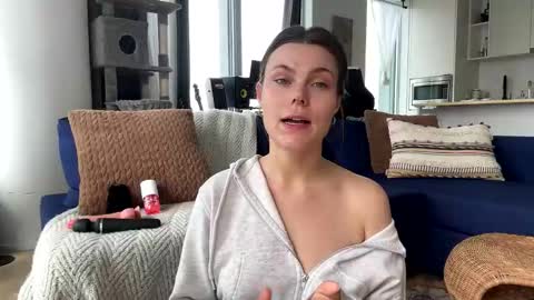 Snapshot of nordicbelle chatting on 04-18-26, 04:11 Nordic Belle online show from 04-18-26, 04:11