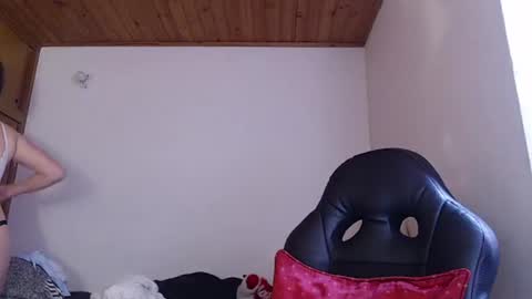 noreen_ online show from 07-17-26, 05:51