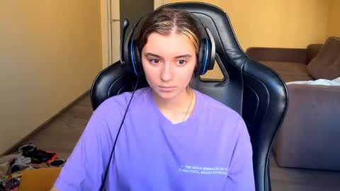 Elena online show from 04-16-26, 06:03