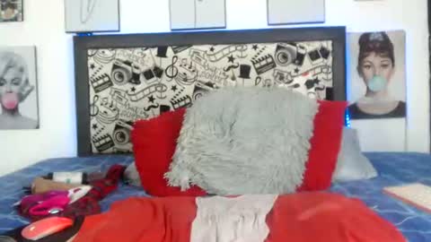 Snapshot of normaa22 chatting on 06-02-26, 12:34 Norma online show from 06-02-26, 12:34