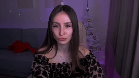 Snapshot of north_valkyrie chatting on 01-19-25, 02:25 Hazel online show from 01-19-25, 02:25