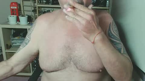 Snapshot of nosmoh chatting on 12-02-24, 05:04 arrio online show from 12-02-24, 05:04