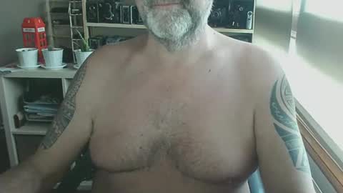 Snapshot of nosmoh chatting on 01-07-25, 03:23 arrio online show from 01-07-25, 03:23