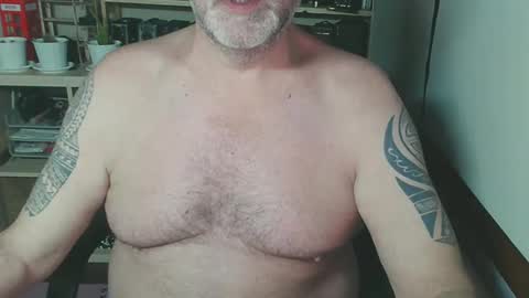 Snapshot of nosmoh chatting on 02-10-25, 06:24 arrio online show from 02-10-25, 06:24