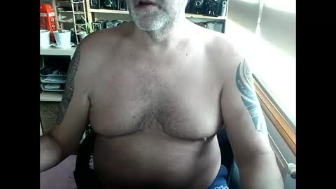 Snapshot of nosmoh chatting on 02-11-25, 08:48 arrio online show from 02-11-25, 08:48