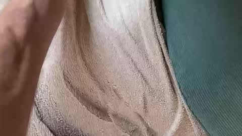 Snapshot of not12345 chatting on 10-31-25, 11:22 Elif online show from 10-31-25, 11:22