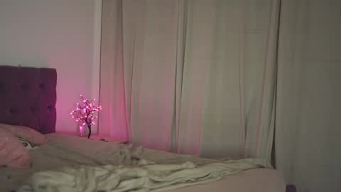 Snapshot of notamericanpie23 chatting on 02-27-25, 03:36 Tina online show from 02-27-25, 03:36