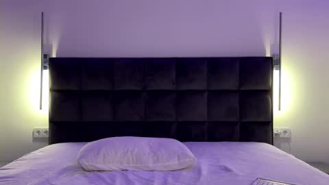 Goldie online show from 10-27-25, 01:04