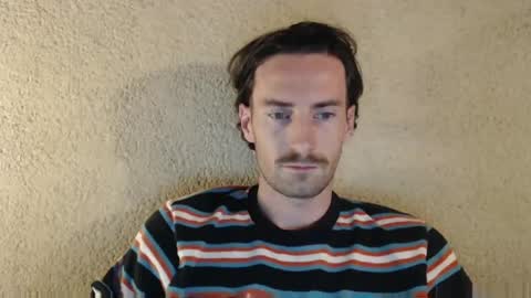 Snapshot of notenic chatting on 01-02-25, 11:06 Notenic online show from 01-02-25, 11:06