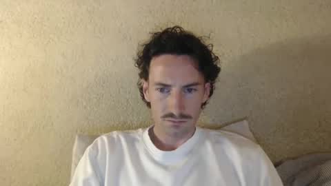 Snapshot of notenic chatting on 11-16-25, 12:49 Notenic online show from 11-16-25, 12:49