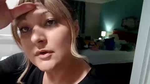 Snapshot of notouchmami chatting on 09-21-25, 09:00 notouchmami online show from 09-21-25, 09:00