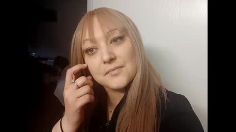 Snapshot of notouchmami chatting on 10-16-25, 04:02 notouchmami online show from 10-16-25, 04:02