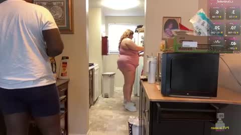 NotUrBabyMoms online show from 11-11-25, 02:50