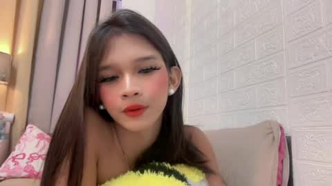 Snapshot of nova_licious chatting on 05-12-26, 12:35 nova_licious online show from 05-12-26, 12:35