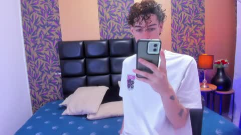 Nova Salvatore online show from 04-28-26, 04:17