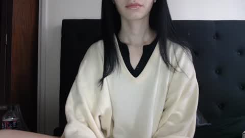 Olivia online show from 11-25-25, 06:19