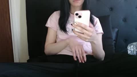 Olivia online show from 01-12-26, 06:57