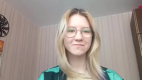 Sari  It is my first day  online show from 02-06-26, 07:12