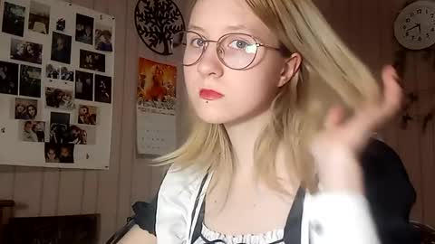 Sari  It is my first day  online show from 02-14-26, 02:36