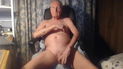 Snapshot of nudecambud chatting on 05-31-26, 04:31 nudecambud online show from 05-31-26, 04:31