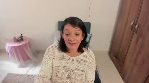 Snapshot of nuit_rose chatting on 07-23-26, 02:04 nuit_rose online show from 07-23-26, 02:04