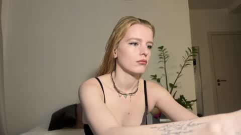 nura_foxx online show from 05-10-26, 01:22