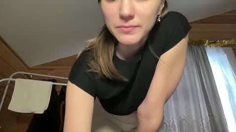 Snapshot of nursedoll chatting on 12-18-25, 05:02 Ema online show from 12-18-25, 05:02