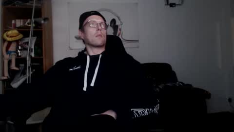 nursefan online show from 12-21-25, 04:36