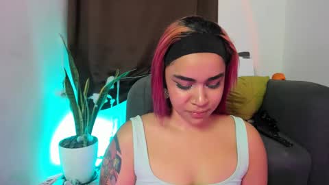 Snapshot of nyalgasai1 chatting on 11-09-25, 11:25 Nia online show from 11-09-25, 11:25