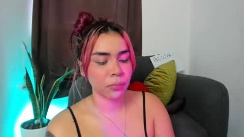 Snapshot of nyalgasai1 chatting on 11-15-25, 10:15 Nia online show from 11-15-25, 10:15