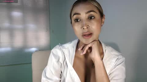 Nycole online show from 05-11-26, 04:04