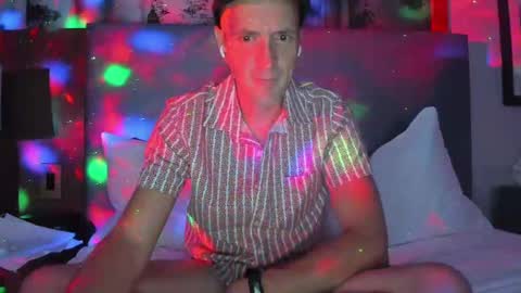 Snapshot of nyhudsonvalleyfun chatting on 09-19-25, 02:57 HudsonValleyNYfun online show from 09-19-25, 02:57