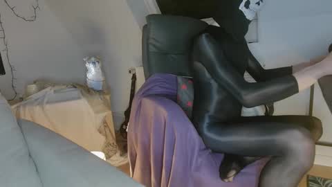 Snapshot of nyl0nnickb0y chatting on 02-13-26, 09:55 Nyl0nnickb0y online show from 02-13-26, 09:55