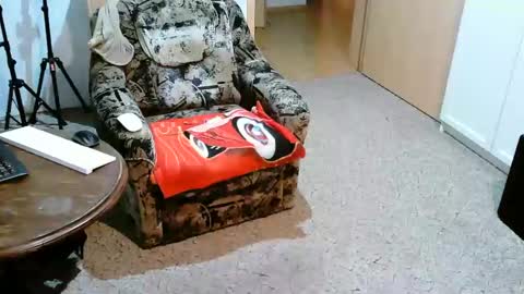 Snapshot of nyloniasau chatting on 01-20-25, 06:31 Strumpfhose online show from 01-20-25, 06:31