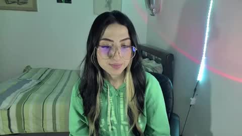 Snapshot of nymph_frida chatting on 02-17-25, 05:58 Frida online show from 02-17-25, 05:58