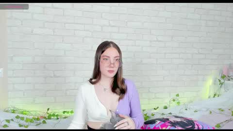 Kat online show from 11-20-25, 04:07