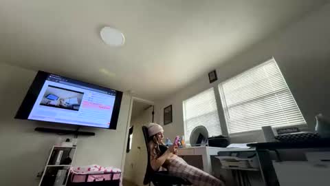 Snapshot of nymphomaticbaby chatting on 11-12-25, 05:02 nymphomaticbaby online show from 11-12-25, 05:02