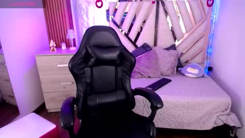 Alex   .    online show from 03-01-26, 02:24