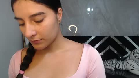 Snapshot of nyx_kitty_a chatting on 07-18-26, 01:48 Nia online show from 07-18-26, 01:48