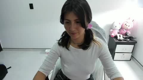 Snapshot of nyxiia chatting on 07-04-26, 03:29 Scarlett online show from 07-04-26, 03:29
