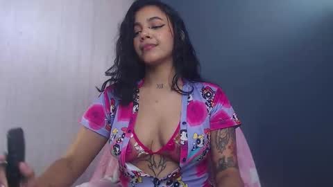 Snapshot of obeyval chatting on 09-23-25, 07:06 Vale online show from 09-23-25, 07:06